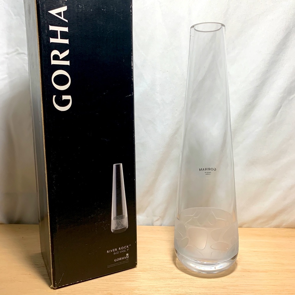 Gorham 9” River Rock Bud Crystal Flower Vase